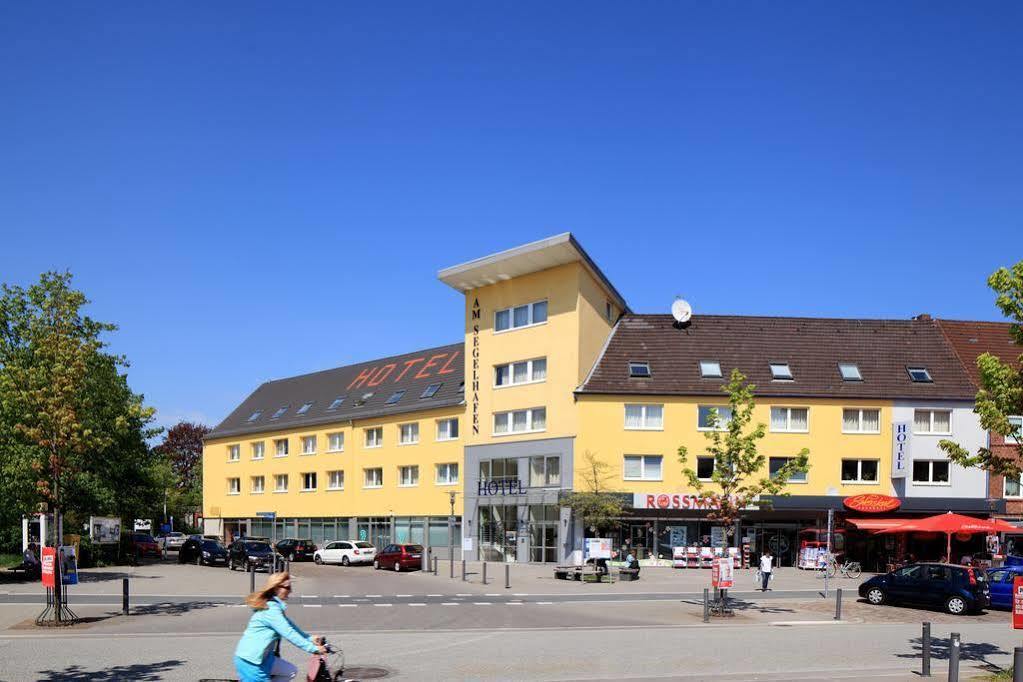 Hotel Am Segelhafen Kiel Exterior photo